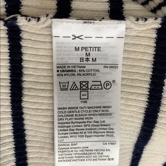 SALE Nwot GAP sweater - Picture 4 of 5